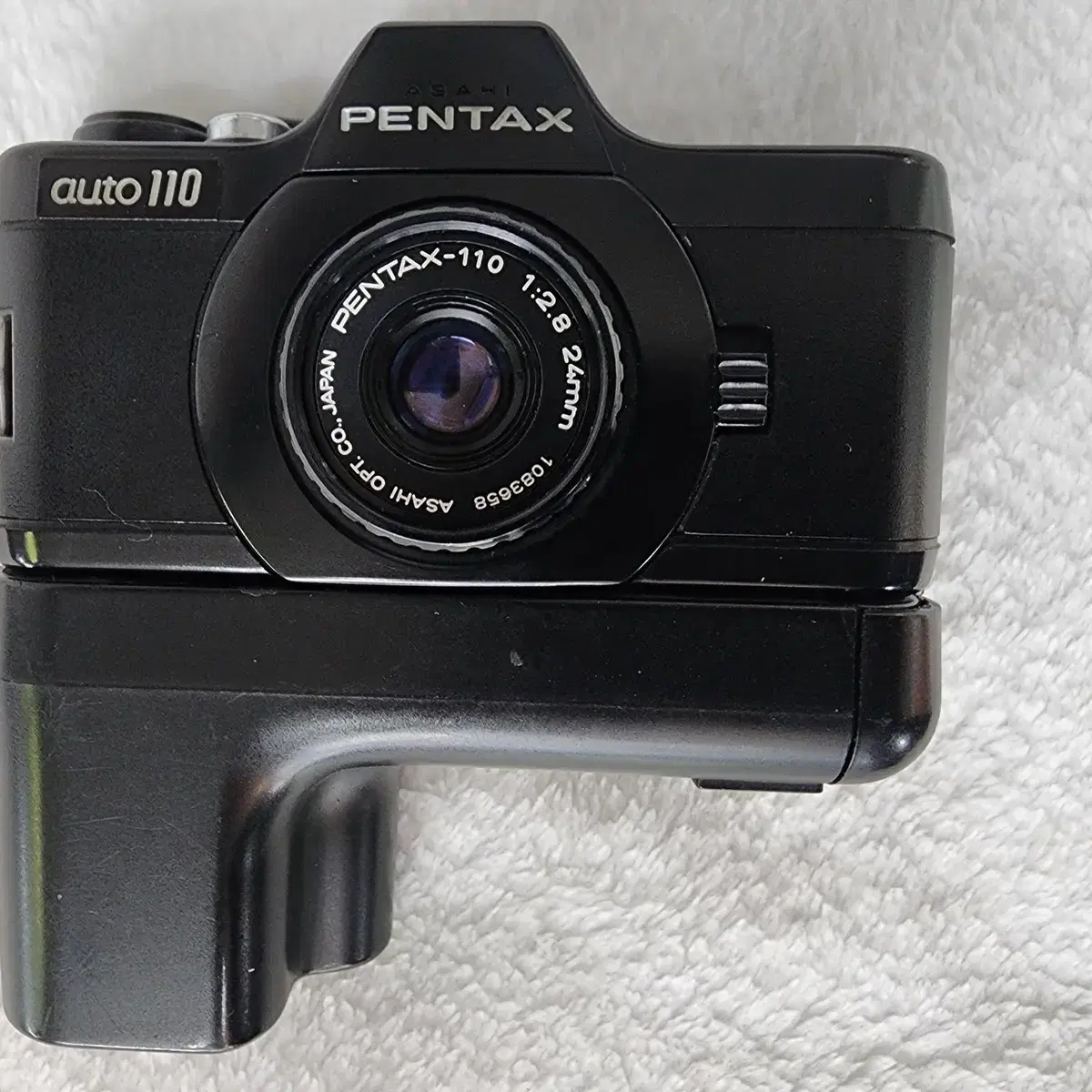 pentax auto110 카메라와 와인드