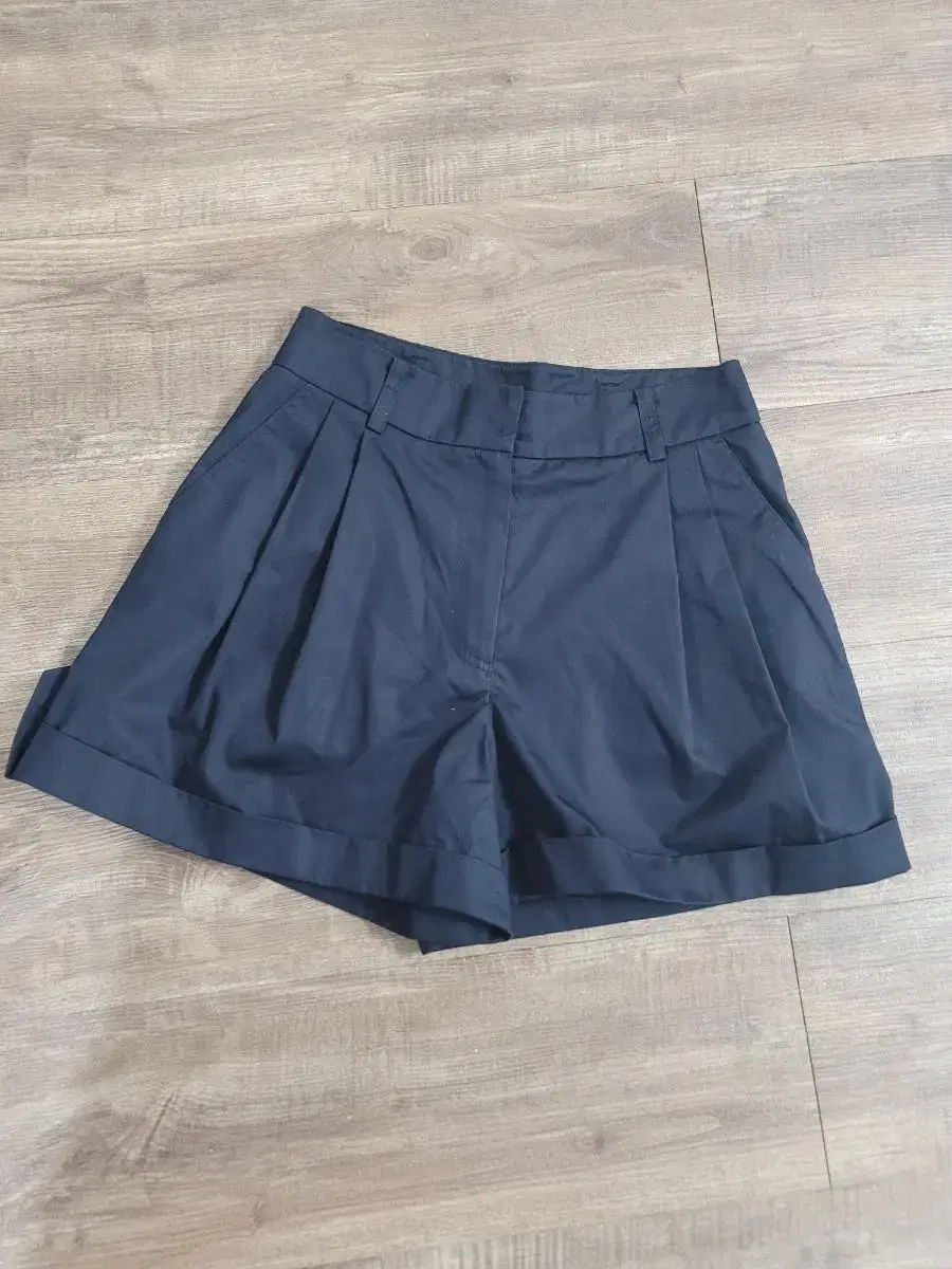 Hanjeom Sale Jeongpyeong High Quality Pin-tuck Shorts