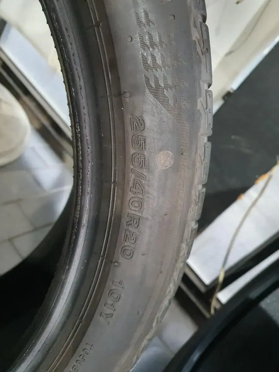 255/40R20 투란자 T005 중고타이어4본 판매