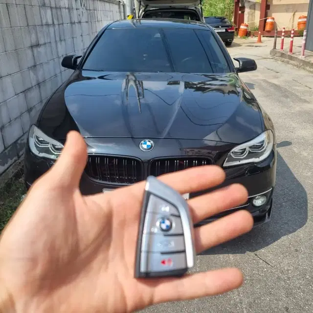 지겨운 BMW 구형 차키 최신형 디스플레이 스마트키로 개조