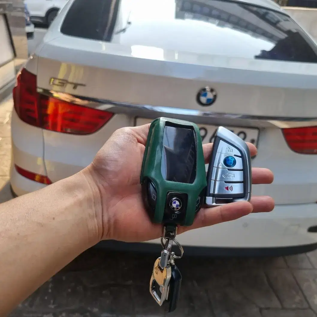 지겨운 BMW 구형 차키 최신형 디스플레이 스마트키로 개조