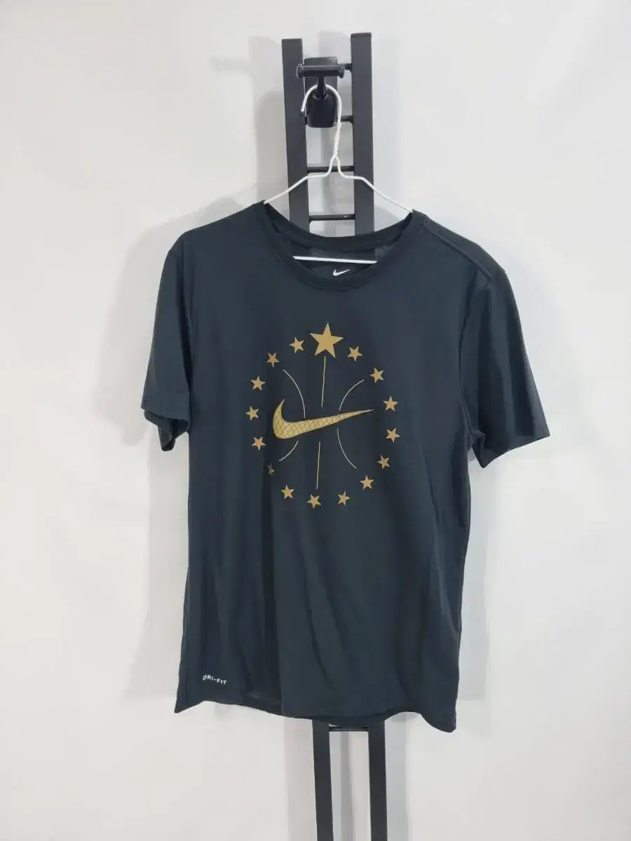 Nike Short Sleeve DryFit 16 Star T-Shirt Black L