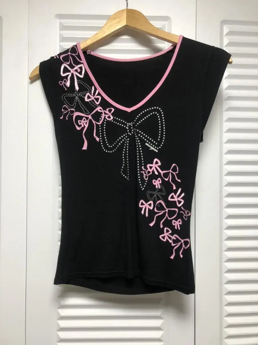 ribbon t-shirt