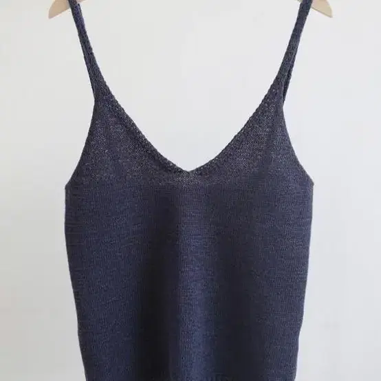 더버터크림 minimal two way knit sleeveless