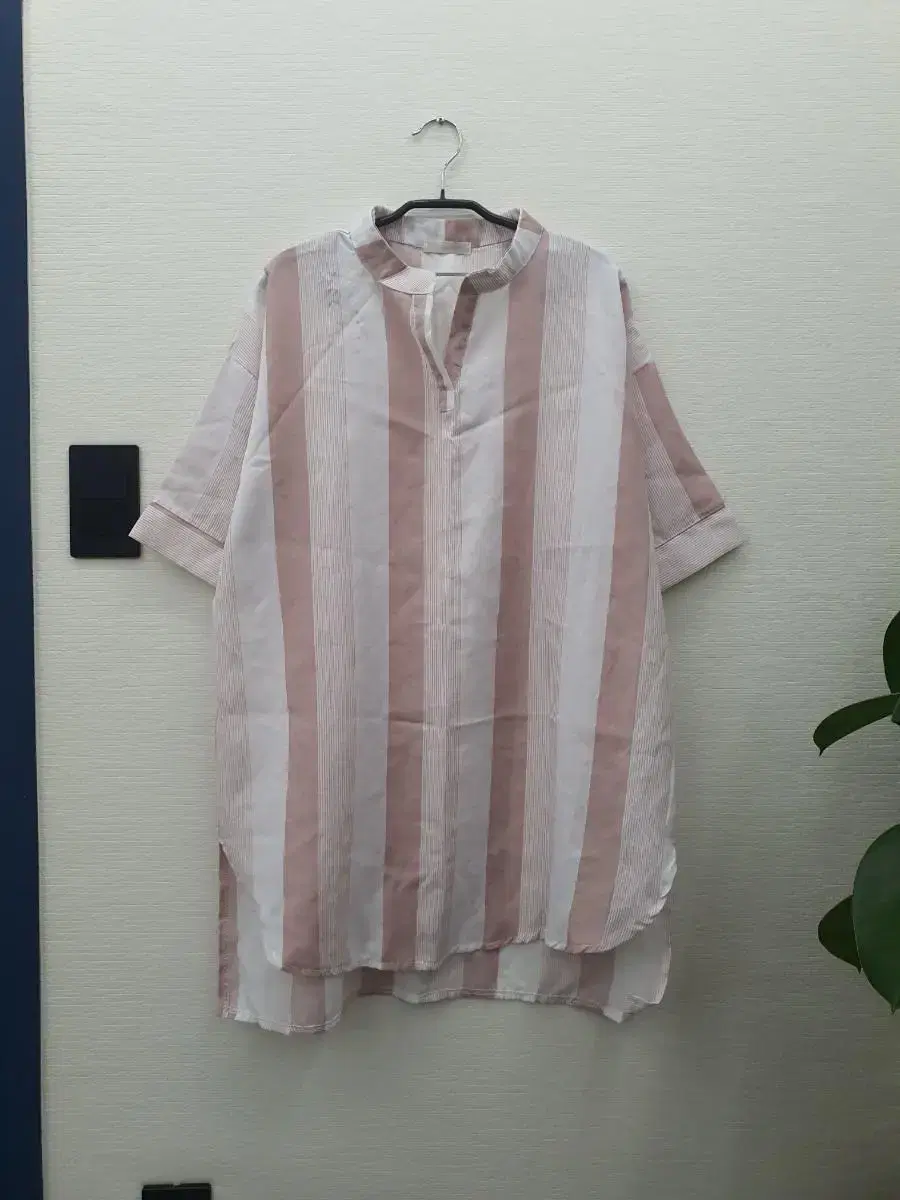 École de Paris Cloudy Pink Longshirt Women's Free (66-77)