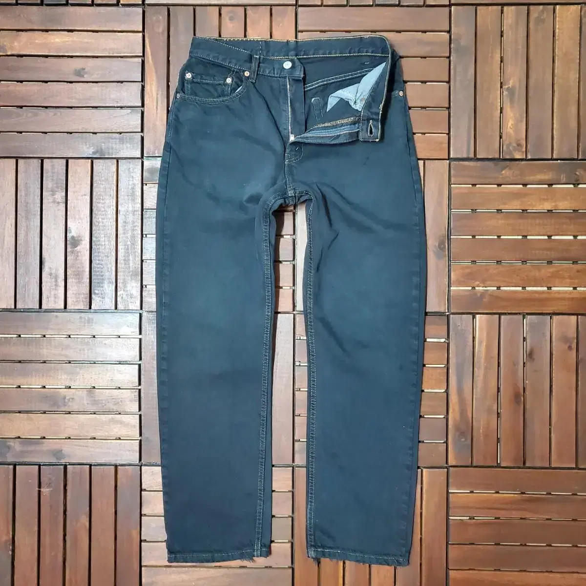 90s Levis 505 (31 inch)