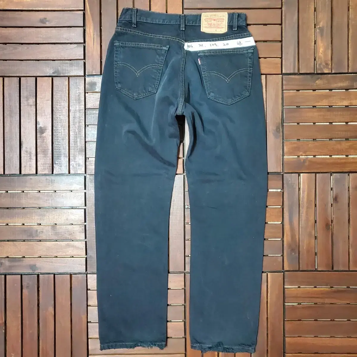 90s Levis 505 (31 inch)