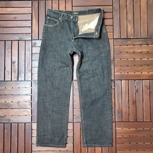 00s Wrangler jean (31 inch)