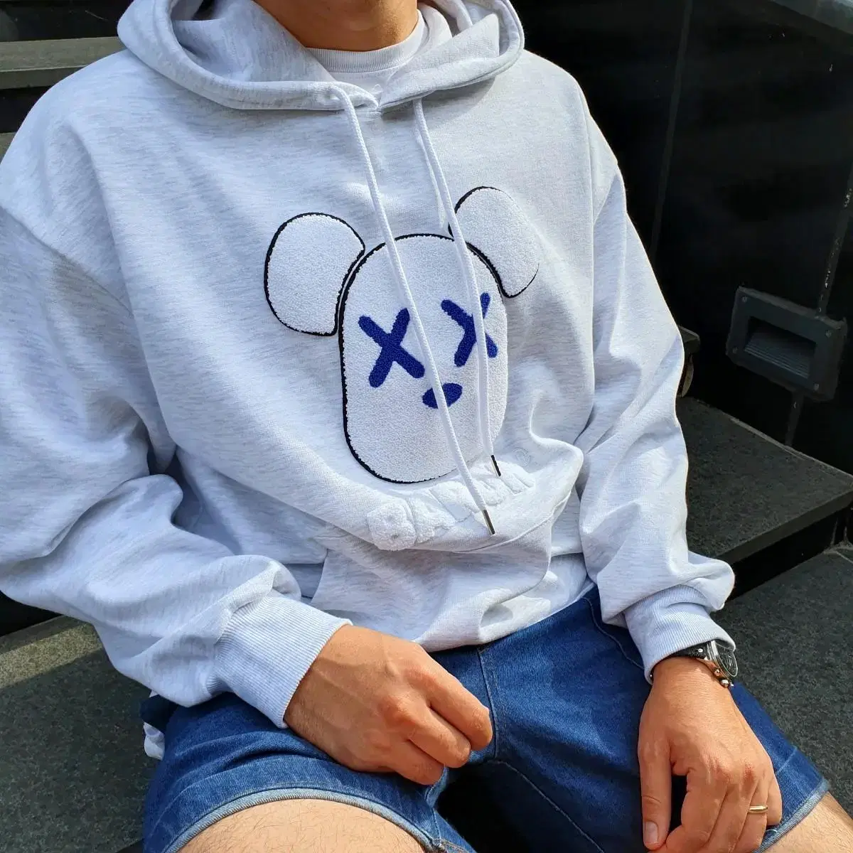 FWNew) White bearbrick handle embroidery hoodie 3color (gimo selectable)