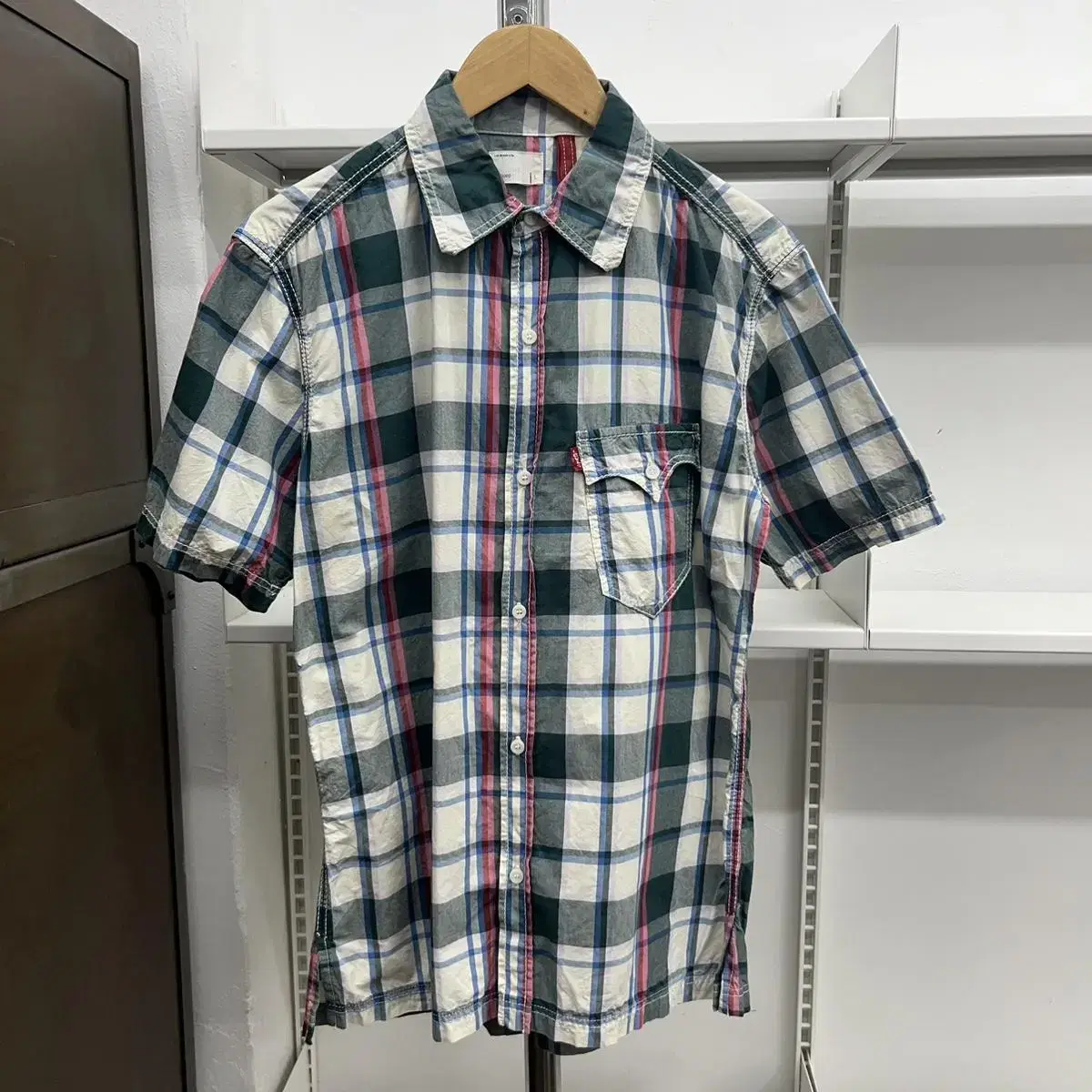 2000s Levis Red Loop Short Sleeve Shirt