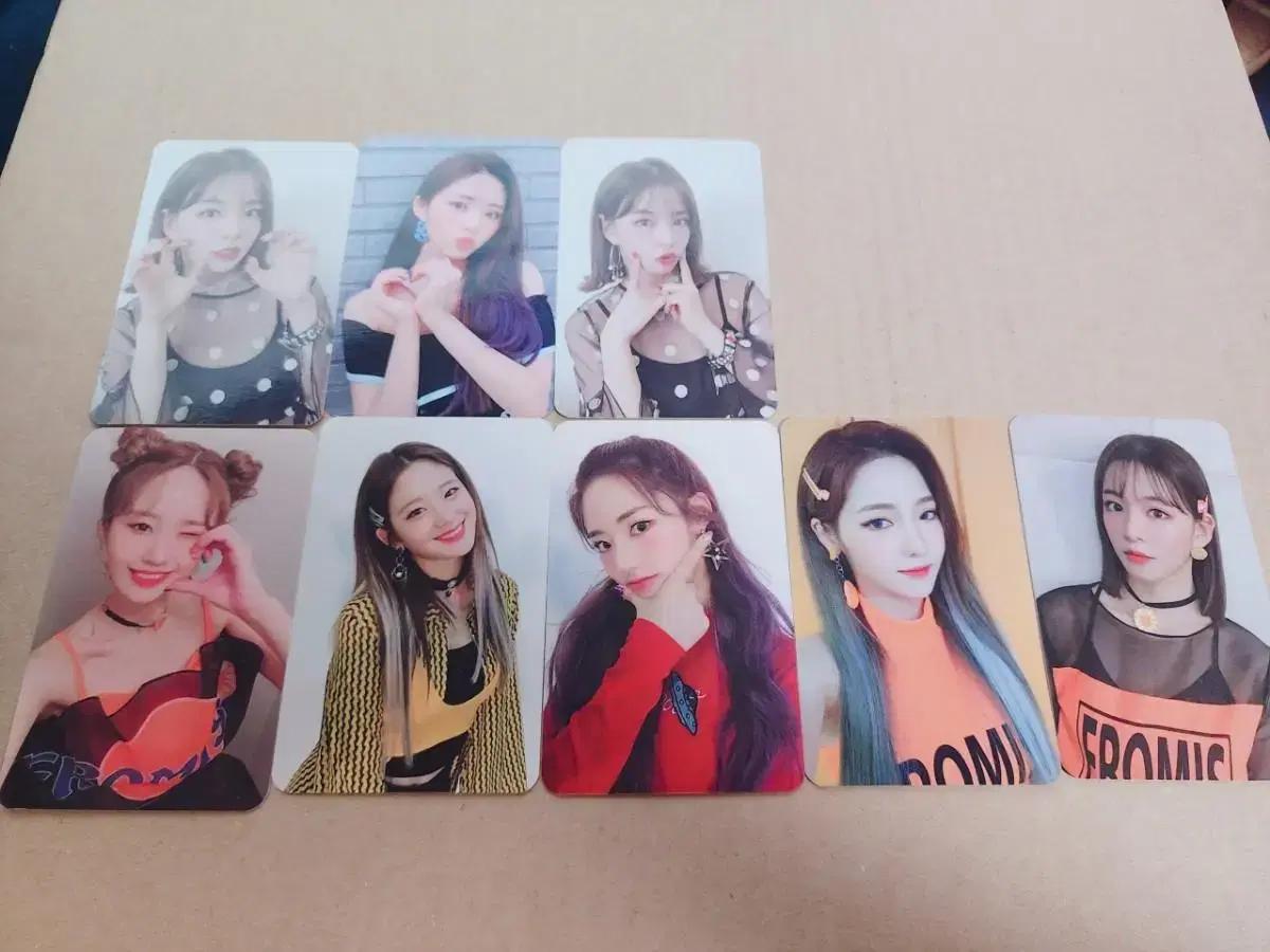 Fromis 9 album Components