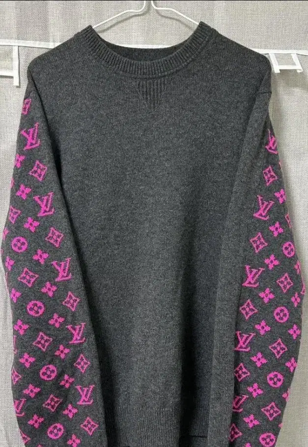 Louis Vuitton Half-and-knit