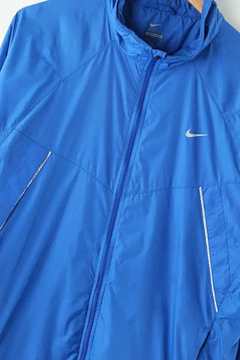 (XL) Nike zip-up windbreaker jumper jacket lightweight sportswear bloo ioVintage