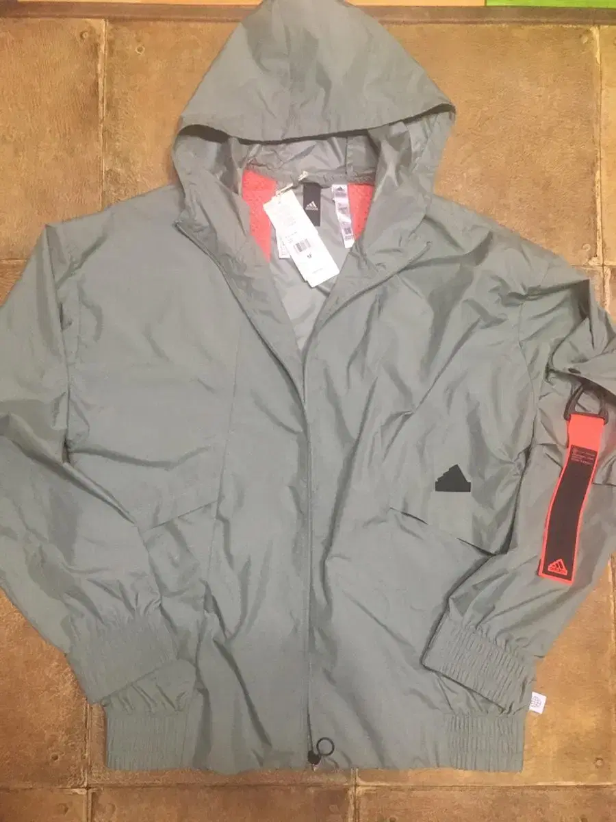 Adidas Windbreaker (new)Public95-100