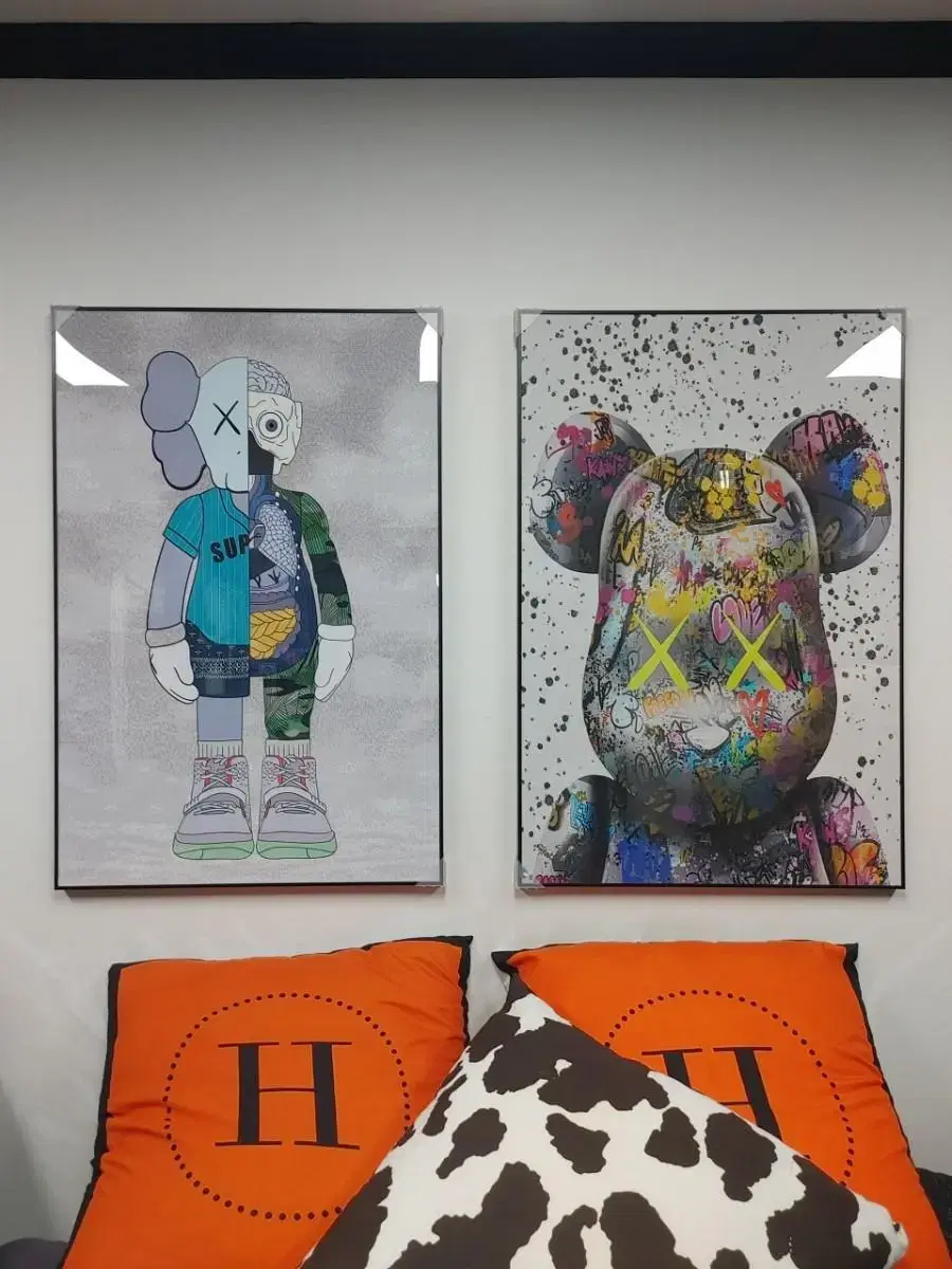 카우스 kaws 베어브릭 대형 피규어 그림 액자 인테리어액자 인테리어소품