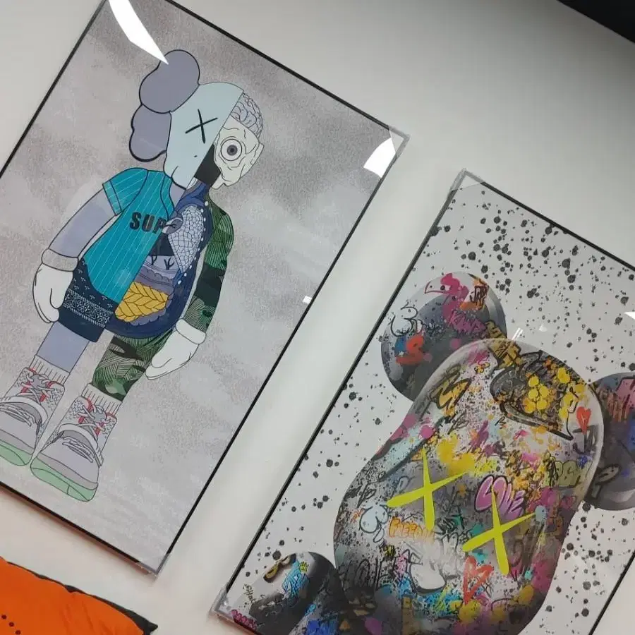 카우스 kaws 베어브릭 대형 피규어 그림 액자 인테리어액자 인테리어소품