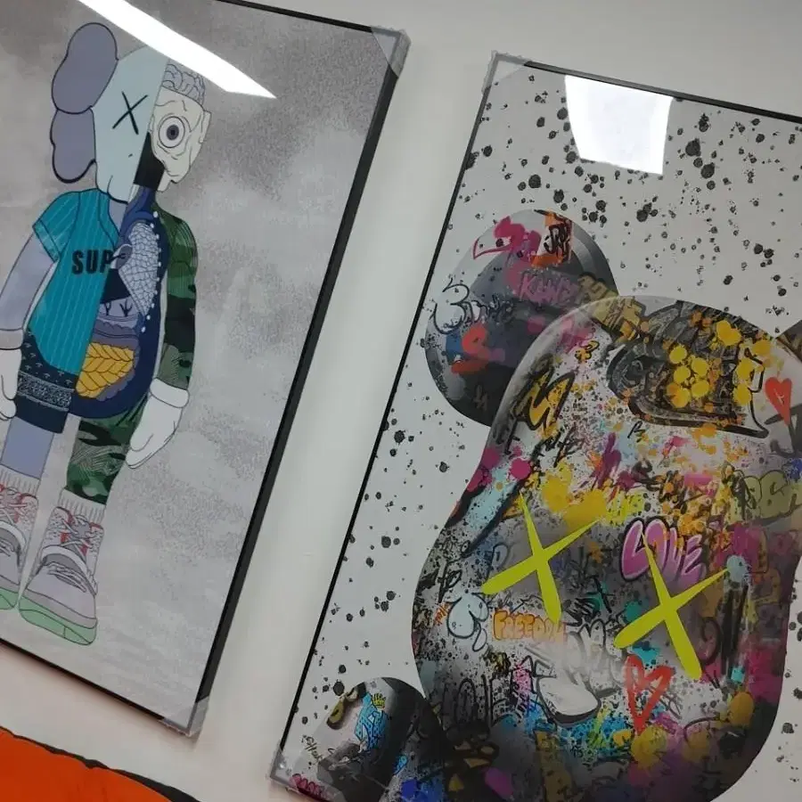 카우스 kaws 베어브릭 대형 피규어 그림 액자 인테리어액자 인테리어소품