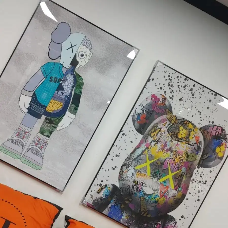 카우스 kaws 베어브릭 대형 피규어 그림 액자 인테리어액자 인테리어소품