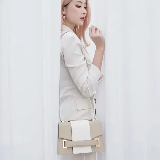 CHARLOTTE - CITY BAG 숄더백  (정가149000