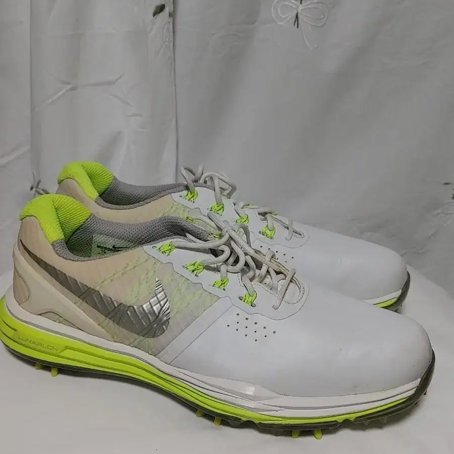 NIKE LUNARLON 루나론 가죽 골프화(240)