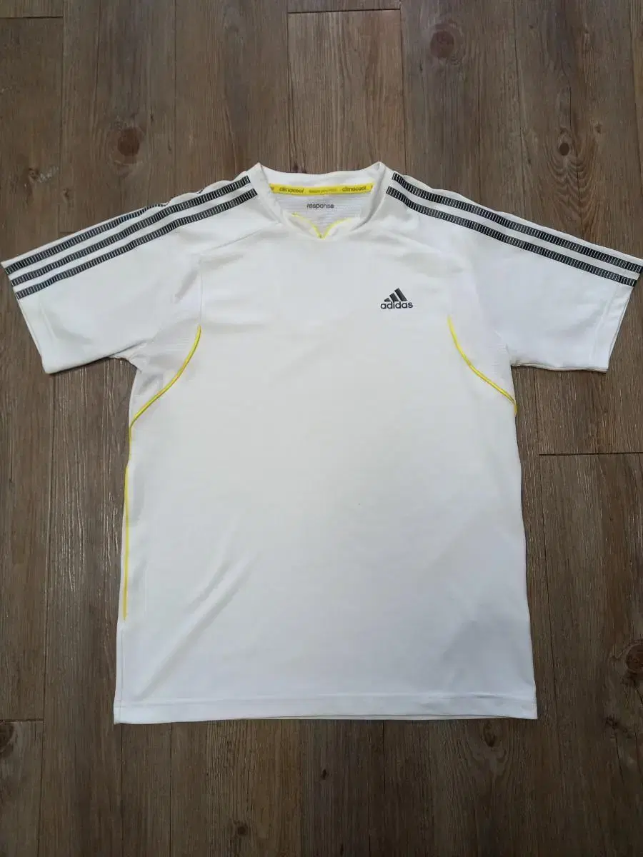 (100)Adidas Vahn T-Shirt