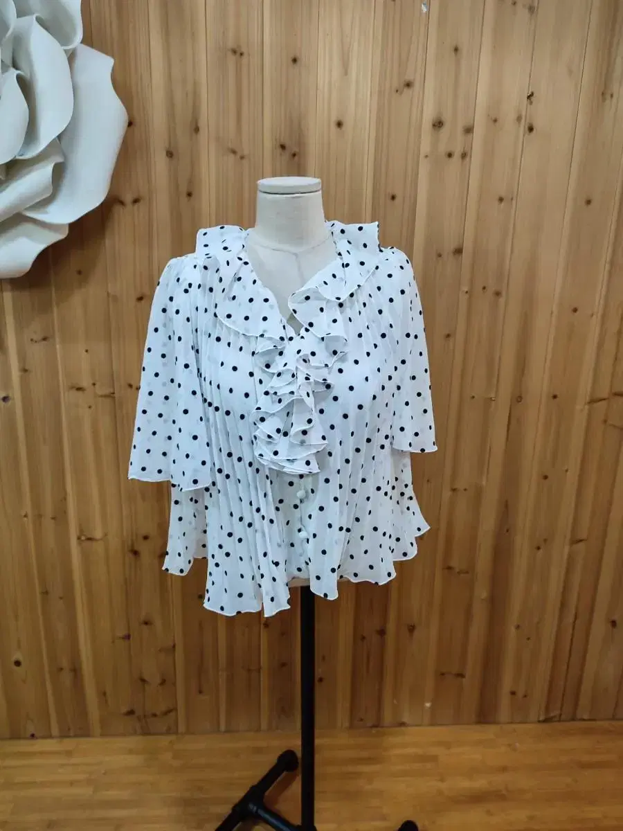 55ㅡ66 polka dot pleated short sleeve blouse