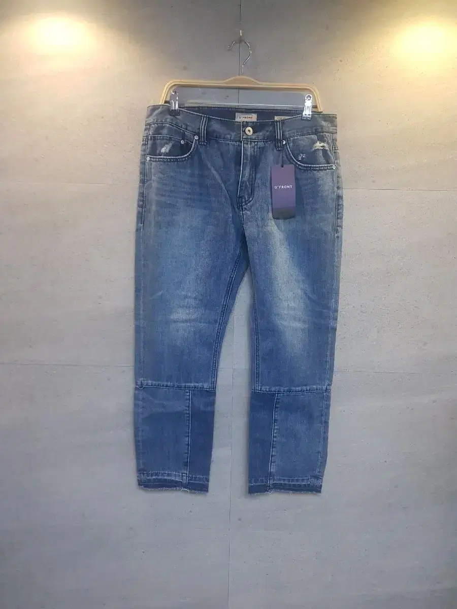 Lightweight! Cropped Tapered Denim Pants! Retail value 8.7