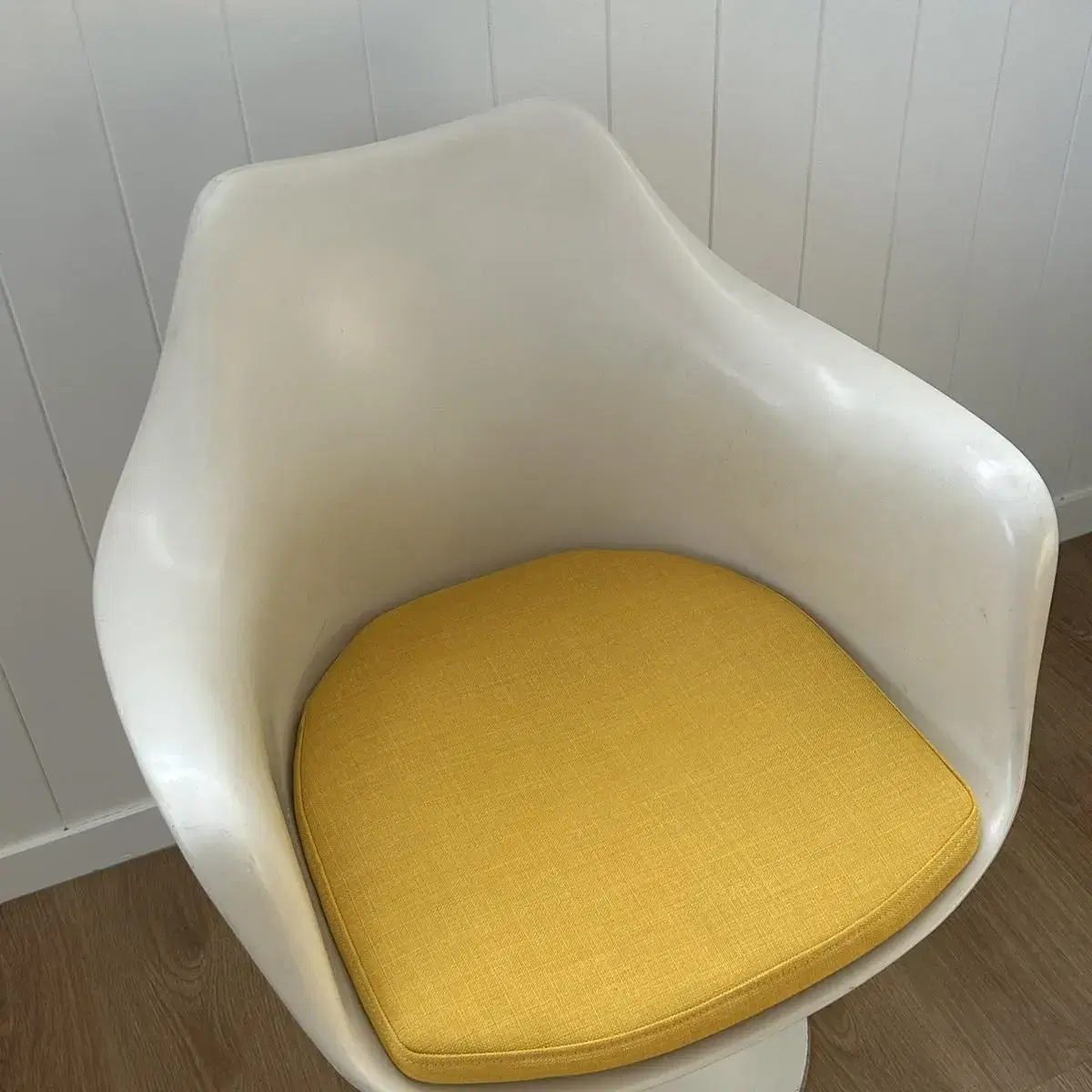 Arkana Tulip chair