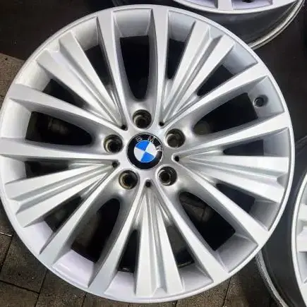 19인치 BMW F15 X5 실버 중고휠 1대분[사용감 약간있습니다]