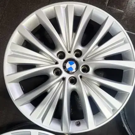 19인치 BMW F15 X5 실버 중고휠 1대분[사용감 약간있습니다]