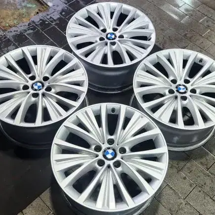 19인치 BMW F15 X5 실버 중고휠 1대분[사용감 약간있습니다]