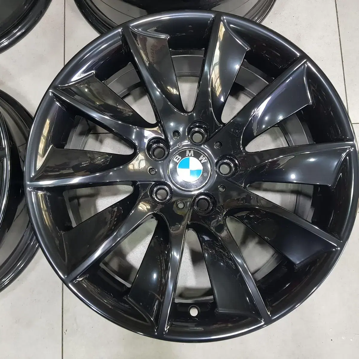 18인치 순정 정품 BMW 528i 터빈 유광블랙 팝니다