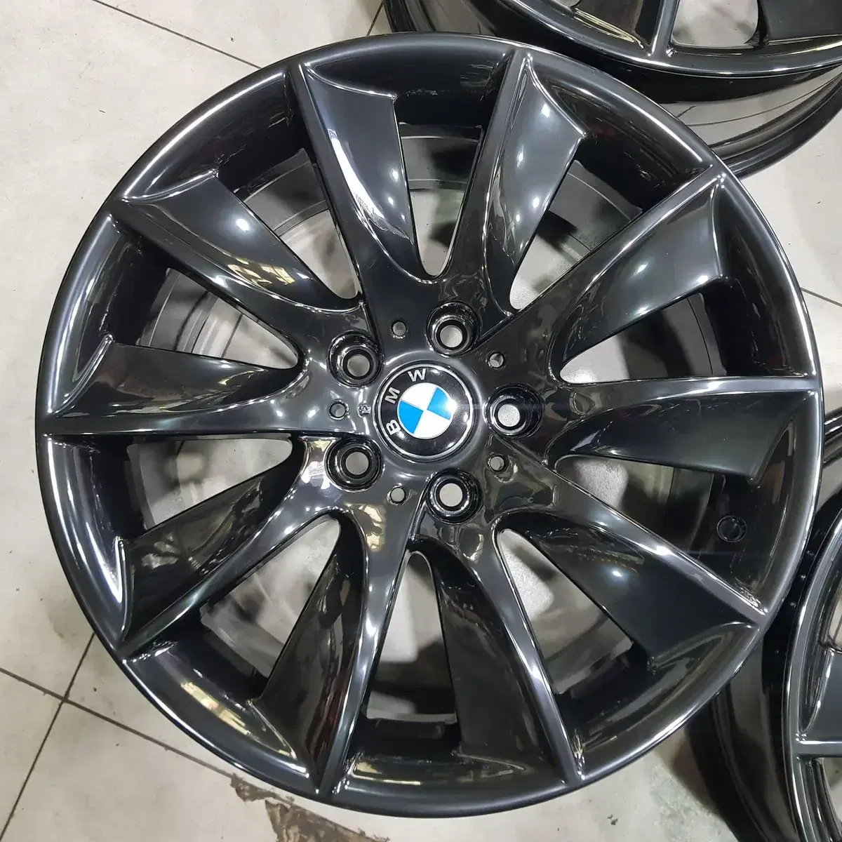 18인치 순정 정품 BMW 528i 터빈 유광블랙 팝니다