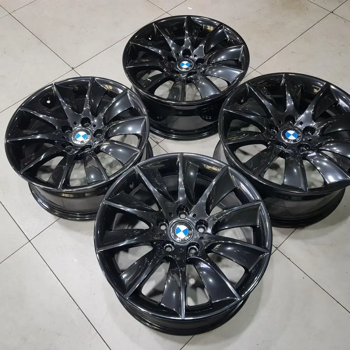 18인치 순정 정품 BMW 528i 터빈 유광블랙 팝니다