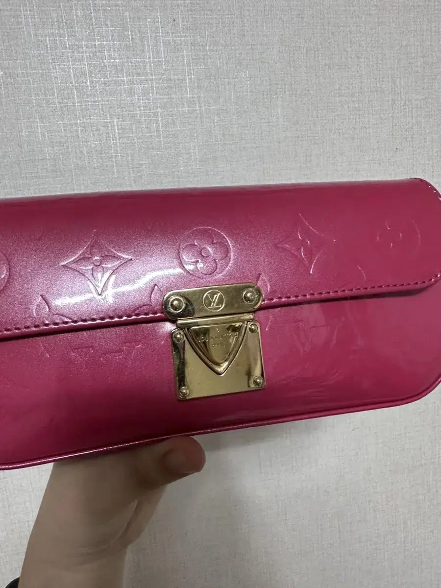 Louis Vuitton Malibu Street Monogram Vernis Pink Framboise