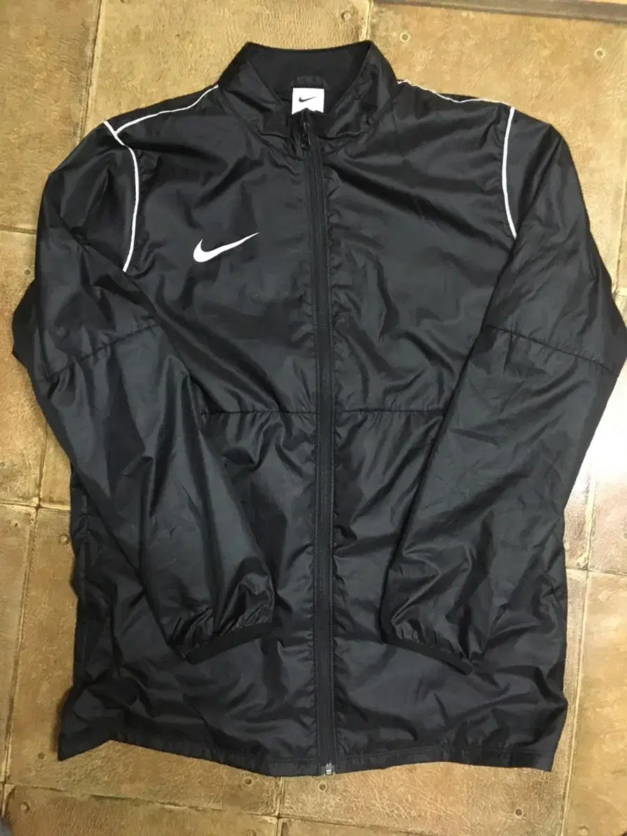 NikeWindproof jumper100-105