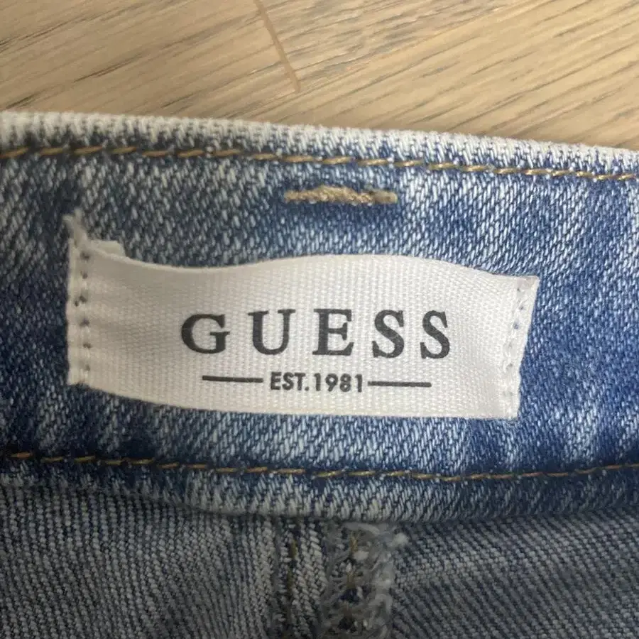 게스  guess 청반바지