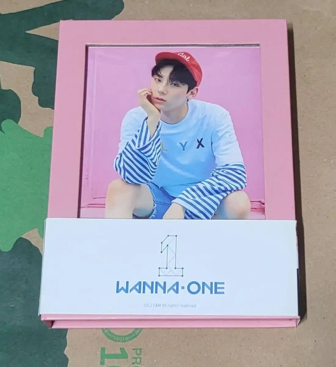 Wanna One debut album wts hwang minhyun