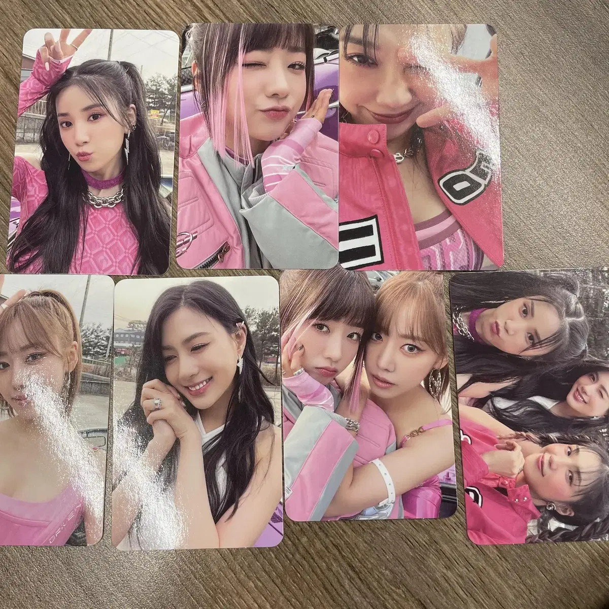 Apink Panda booth sells photo kards