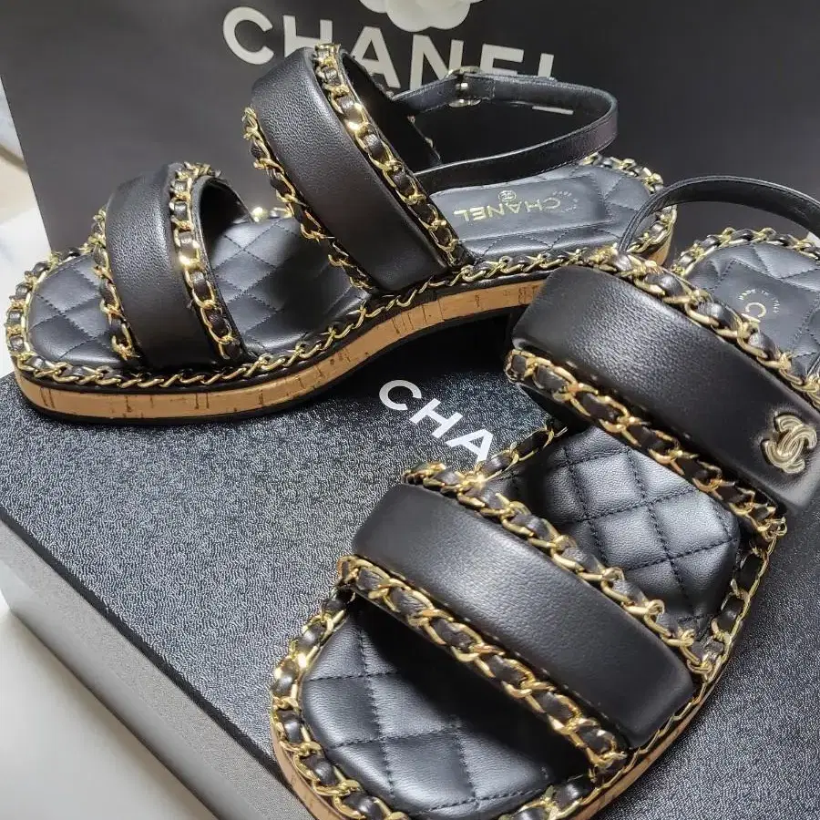 (Chanel) 샤넬 블랙 샌들 36 size