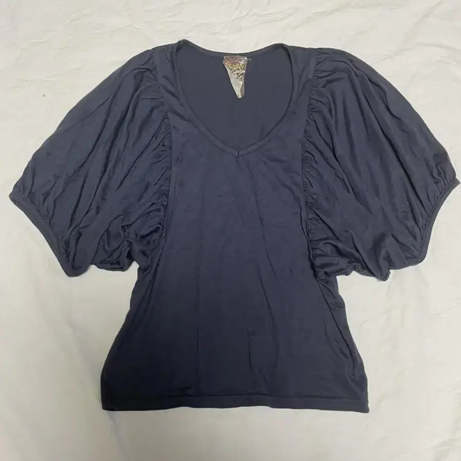 vintage puff top