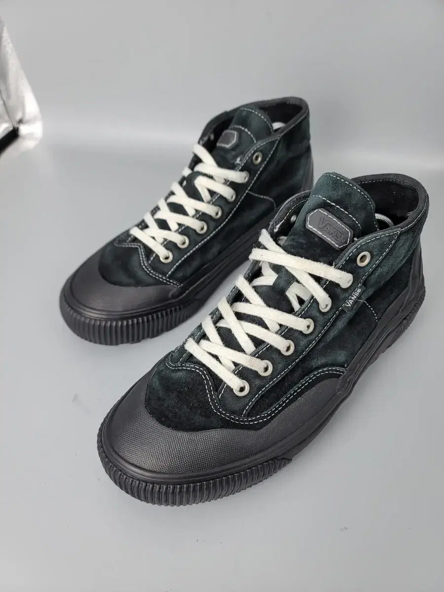 Vans 반스 Distruct MID MTE 하이탑 트레이너 블랙