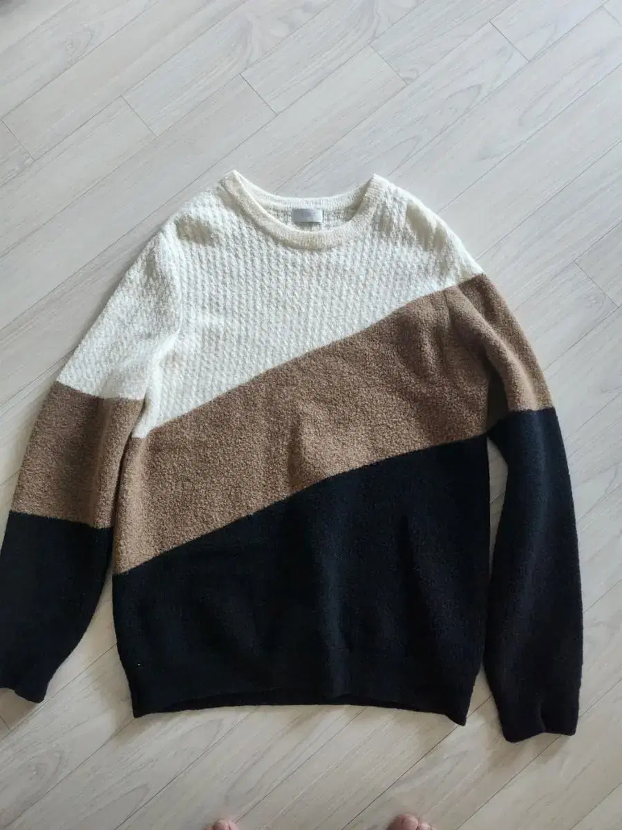 Time Homme Genuine Colorblocked Knit Long Sleeve Size 100