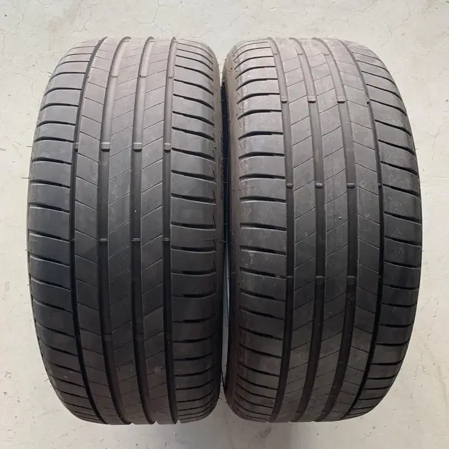 245/45R19 중고T 브리지스톤