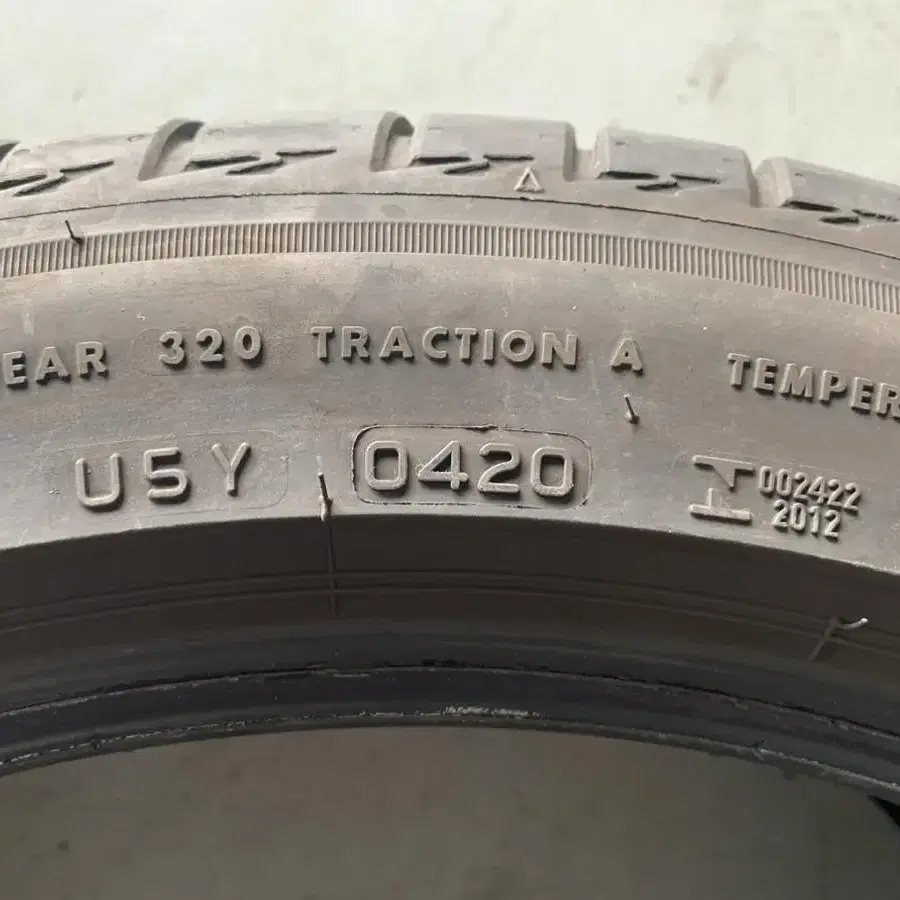 245/45R19 중고T 브리지스톤