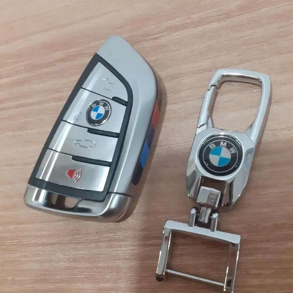 인생에 동기부여가 필요할 때 망설이지 말고 데일리럭키 BMW 차키