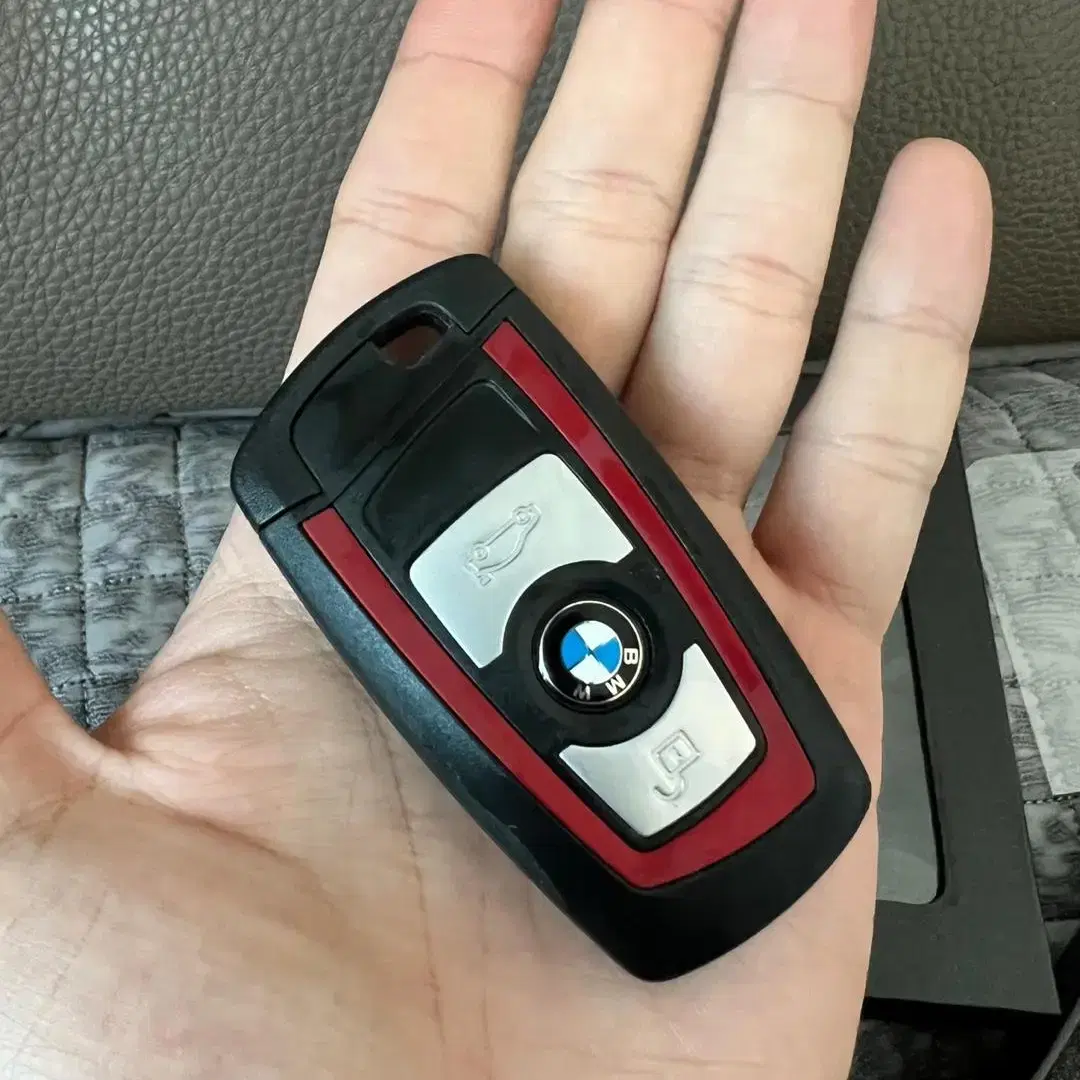 인생에 동기부여가 필요할 때 망설이지 말고 데일리럭키 BMW 차키