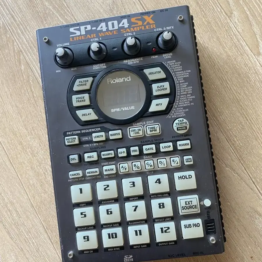 Roland Sp404 SX 샘플러