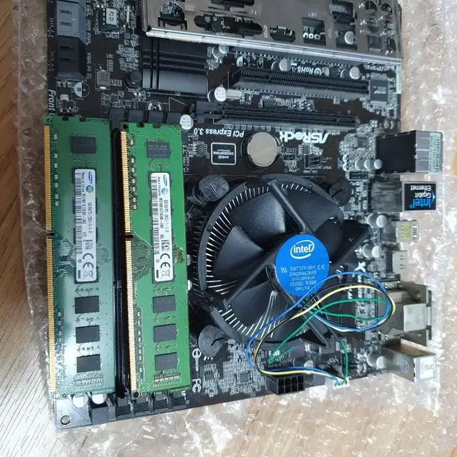 i7 4790 삼성ddr3메모리 16기가 에즈락b85m pro4 팝니다.