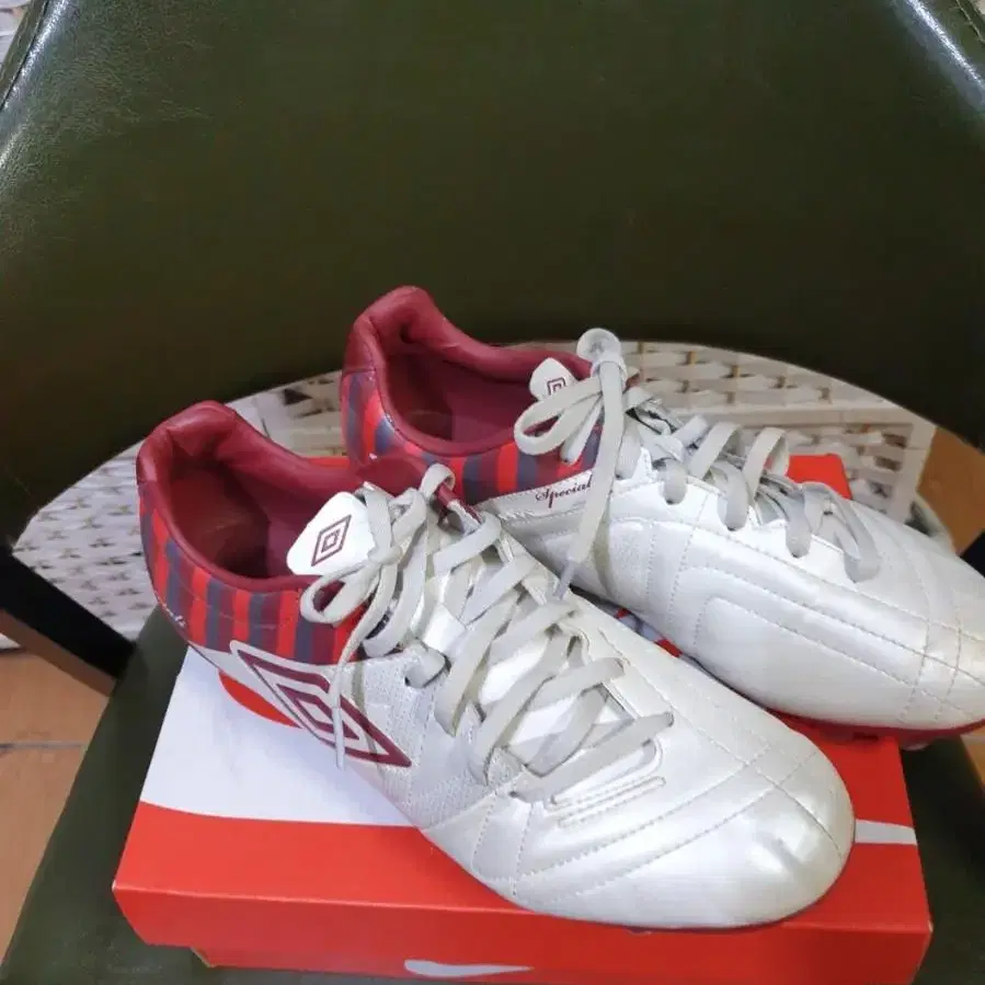 Umbro 엄브로 축구화 스페셜리3 HG 255mm